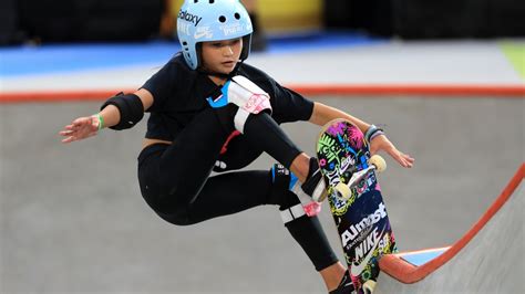 Aug 02, 2021 · eye on sky and air sports the sports blog for national tv and radio broadcasts of college football, men's & women's college basketball, the nfl, nba, nhl, mlb, the olympics, and more. DiscoverNet | Athletes You'll Want To Keep An Eye On At ...