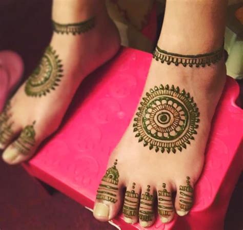 30 Latest Simple Leg And Foot Mehndi Designs For Brides 2019 Buy