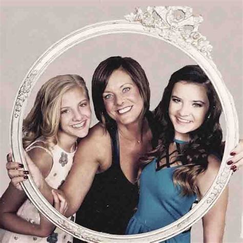 Paige Kelly And Brooke Hyland Dance Moms Pictures Dance Moms Girls