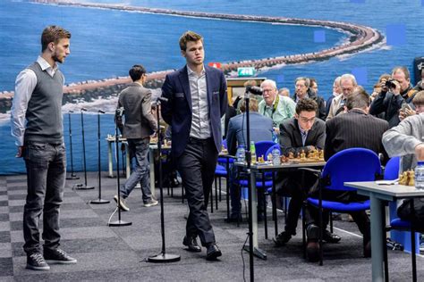 Anand missed the grand chess tour finals by just 1.5 points, getting eliminated after managing just one point in the last five games of the tata steel rapid and blitz tournament that. Tata Steel Chess / Tata Steel 2018 7 Shak Soars Vlad Catches Vishy Chess24 Com - Online open dag ...