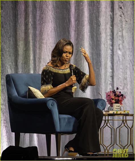 Michelle Obama Hits The Stage For Becoming Book Tour In London Photo 4273010 Michelle