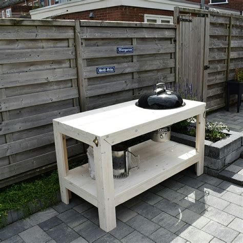 This is an excellent bbq grill table with lots of workspace. Weber kettle grill bbq table DIY | Bbq table, Diy table, Table