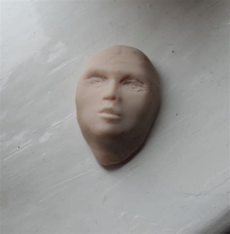 Zuleykha's polymer clay: Sculpting faces