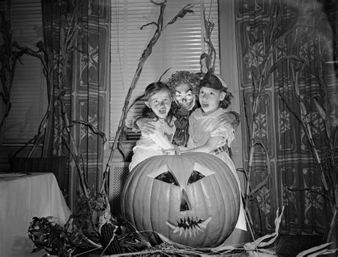 31 Best Vintage Halloween Decorations Retro Halloween Decorations