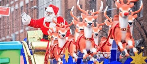 Torontos Annual Santa Claus Parade Mercedes Benz Mississauga