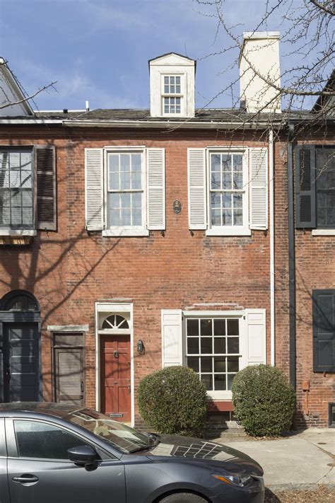Lovely Fitler Square townhouse is a book-lover’s dream - Curbed Philly
