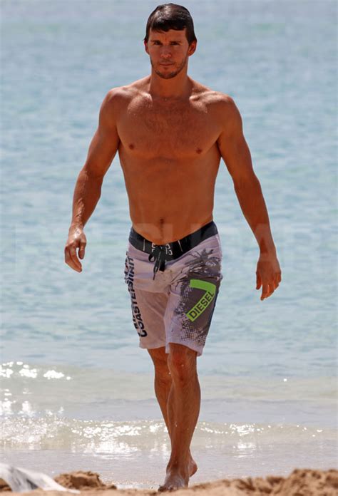 Pictures Of Ryan Kwanten Shirtless In Hawaii Popsugar Celebrity