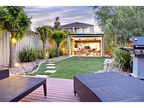 20 Awesome Landscaping Ideas For Your Backyard