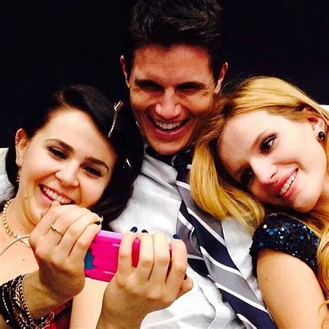 the duff the duff movie fat friend mae whitman john tucker robbie amell netflix bella