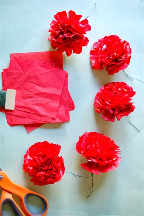 The best looking cards have a nice, crisp crease. Paper Flower Wreath Tutorial | Handmade PaPer FloweRs by ...
