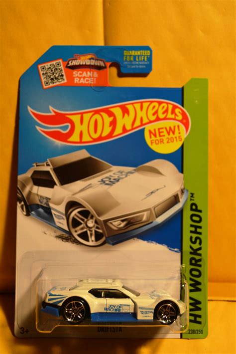 2015 238 Halls Guide For Hot Wheels Collectors