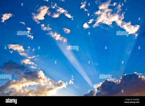 God Rays Hi Res Stock Photography And Images Alamy