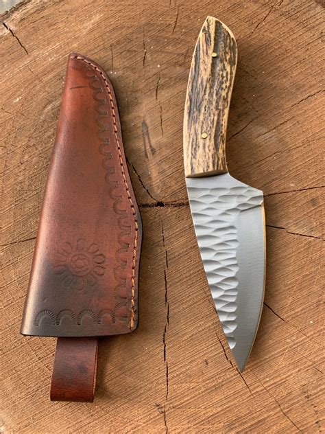 Hand Forged D2 Steel Skinning Knife Wild Hunter Knives