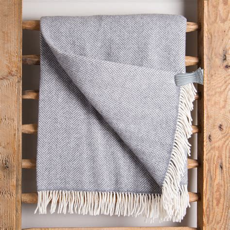The Gilded Cabinet Merino Cashmere Throw