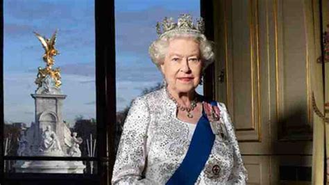 A Day In The Life Of Her Majesty Queen Elizabeth Ii Hubpages