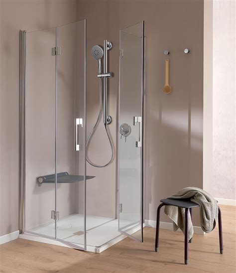 solo the shower column which is a grab bar too