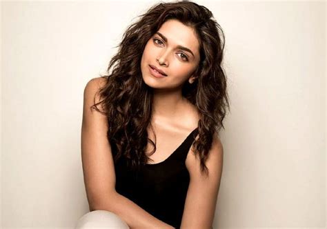 Deepika Padukone Would Love To Play Saina Nehwal Onscreen Bollywood