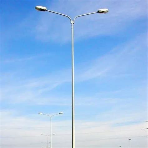 Mild Steel Dual Arm Bajaj High Mast And Street Light Poles For Outdoor