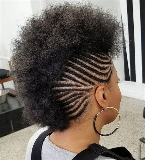 Fluffy Natural Mohawk With Side Cornrows Naturalhairstyles Natural