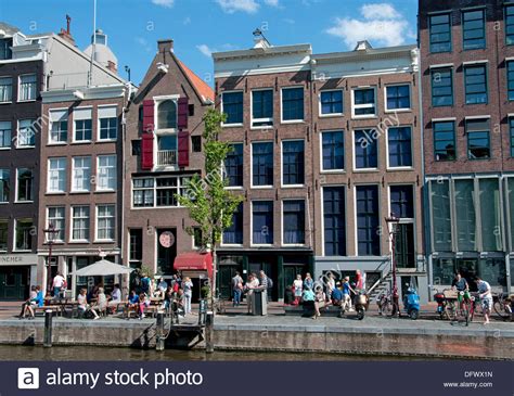 Nachdem das anne frank haus saniert worden war, fragten sie mich, ob die zimmer wieder möbliert werden sollten. Das Anne Frank Haus Prinsengracht 263-265 Kanal in ...