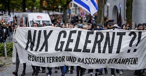 Stoßtrupp gegen jüdischen redner in hamburg 1920.jpg 1,025 × 919; Tausende bei «Unteilbar»-Demo gegen Antisemitismus ...