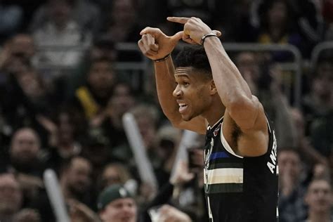 Saratsis wanted antetokounmpo to go to bed some nights believing he was delaying a decision until summer, then see how he felt in the morning about it. Le MVP de la nuit : Giannis Antetokounmpo confirme sa ...
