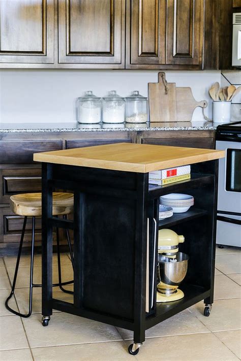 Rolling kitchen islands are very practical simply because you can move them around and change their position and location. DIY Kitchen Island With Breakfast Bar 28 - Decorinspira ...