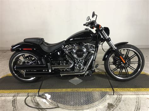 Now with an increased power to weight ratio thanks to weight loss and beefed up engine, the slim does go fast (for more info on the 2018 softtail engines stay tuned for my next review on the 2018 softail breakout.) Pre-Owned 2018 Harley-Davidson Softail Breakout FXBR ...