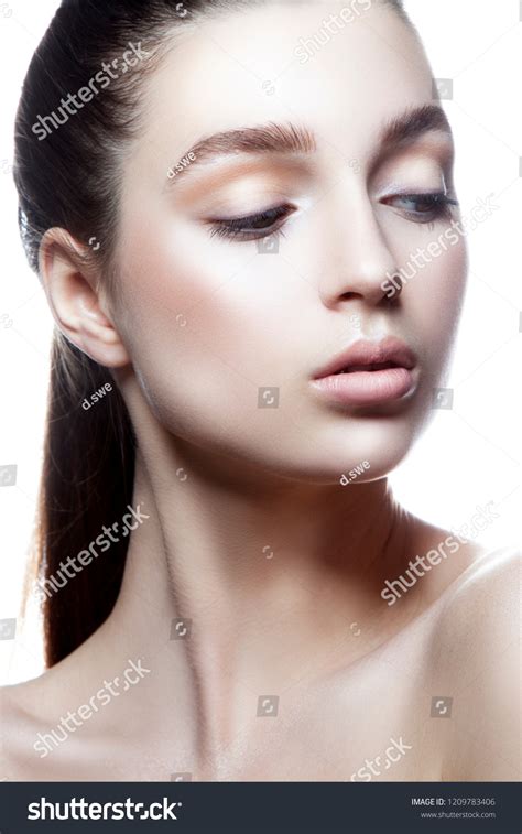 Beauty Headshot Model Girl Nude Makeup ภาพสตอก 1209783406 Shutterstock