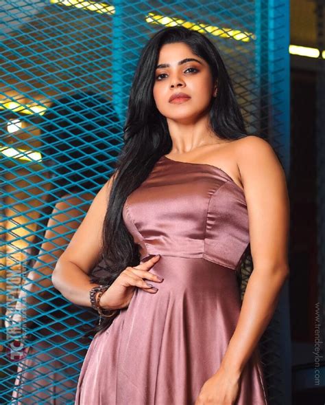 Tamil Actress Divyabharathi Ravishing Photoshoot In Brown