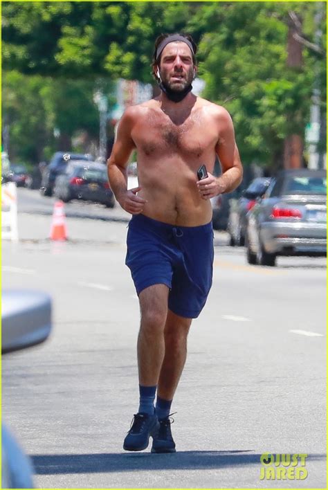 Photo Zachary Quinto Goes Shirtless For Run In La Photo