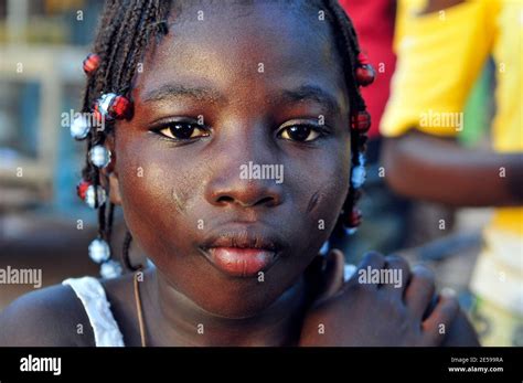 Burkina Faso Ouagadougou Girl Banque De Photographies Et Dimages à Haute Résolution Alamy