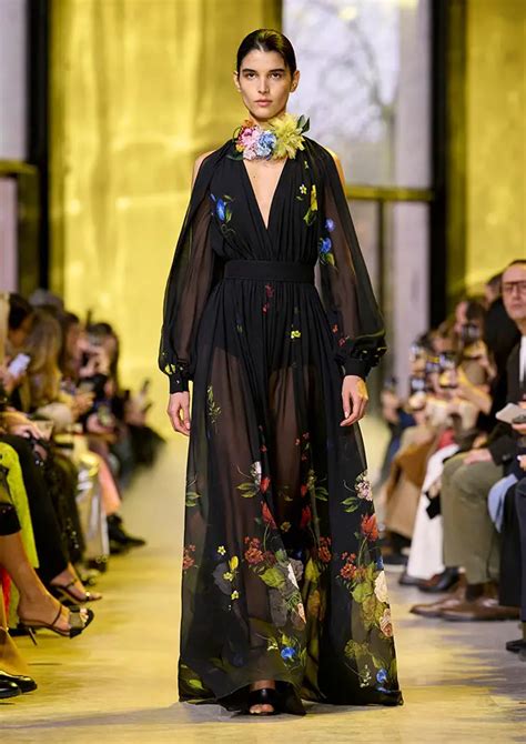 Elie Saab Ready To Wear Paris Fashion Week Fall Winter 20232024