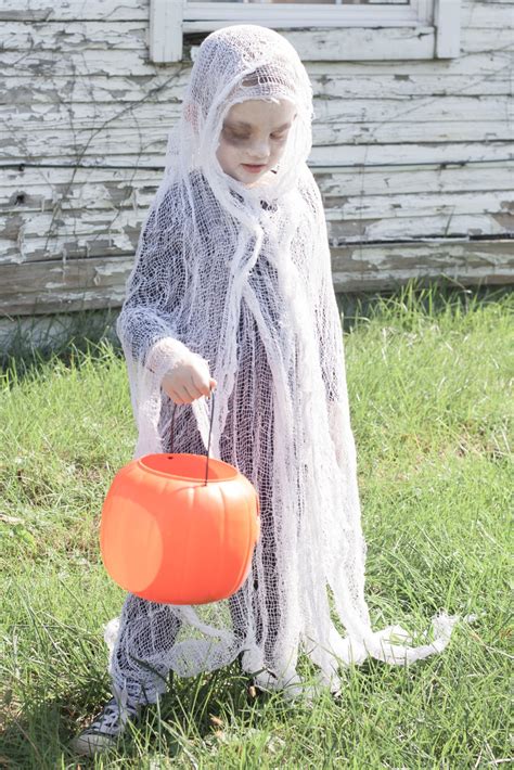 Easy Ghost Costume