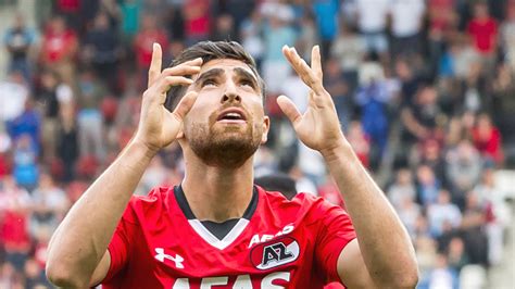 More images for jahanbakhsh » AZ behoedt Iraniër Jahanbakhsh voor duels met Israëliërs | NOS