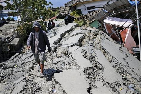 Indonesia Quake Toll Jumps As Survivors Grow More Desperate News 1130