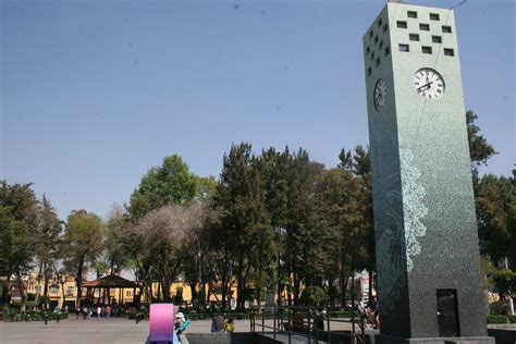 Reloj Monumental De Los Ajolotes Xochimilco Guía Capital Cdmx