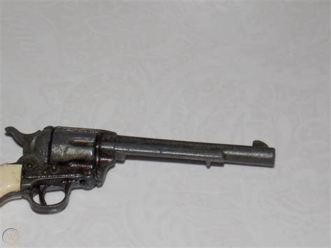 1950s Marx Miniature Peacemaker 6 Shooter Revolver W Steer Head Grips