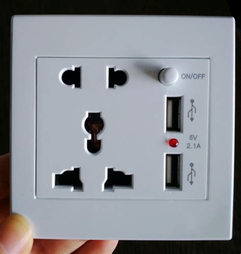 5 Pin Universal Switched Socket With Dual Usb China Socket With Usb