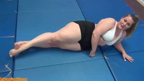 Ggcurvesandchaos Hd Grappling Girls In Action Clips4sale