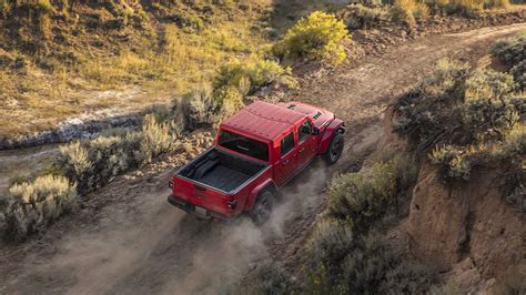 Tfl Compares The Fuel Economy Of A Ford F 150 Raptor And A Lifted Jeep