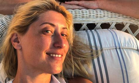 Όλα το πρόγραμμα της τηλεόρασης του σκαι live και on demand είναι εδώ. Σία Κοσιώνη: Ο γιος της είχε γενέθλια και δημοσίευσε την ...