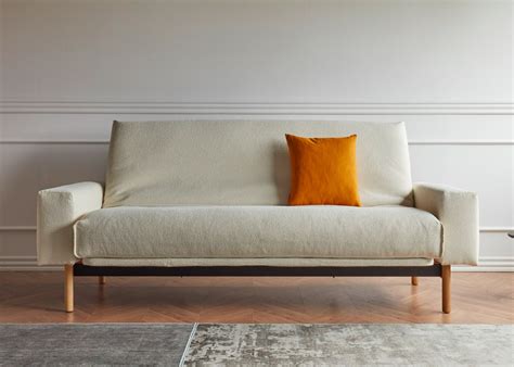 Le canapé soledad eco est un canapé lit 1 place en pin scandinave massif. Canapé haut de gamme convertible en lit 2 places très ...
