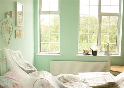 Why Mint Green Is Trending This Spring Mint Green Bedroom Mint Walls