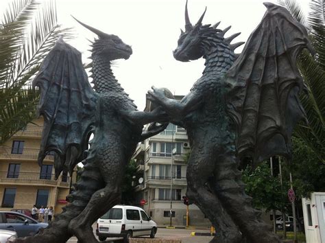 Awesome Huge Dragons Dragon Statue Dragon Dreaming Dragon Sculpture