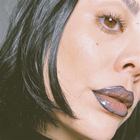 10 Bold Black Lip Liner Looks That Are Guaranteed Head Turners