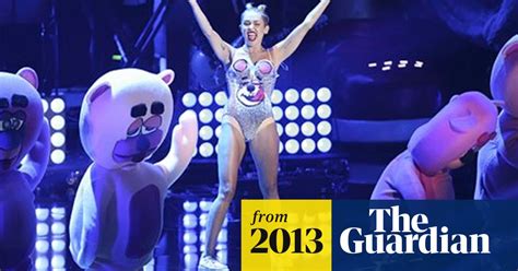 Miley Cyruss Vmas Routine Was Degrading Says Backup Dancer Music