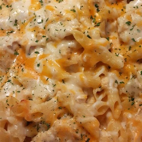Cheesy Chicken Alfredo Casserole Is A Comforting One Pan Meal