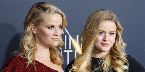 Reese Witherspoon And Ava Phillippe Look Alike Reese Witherspoons Daughter