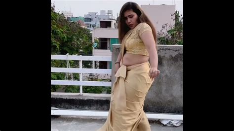 Hot Aunty Tiktok Reels Dance In Saree Aunty Saree Youtube